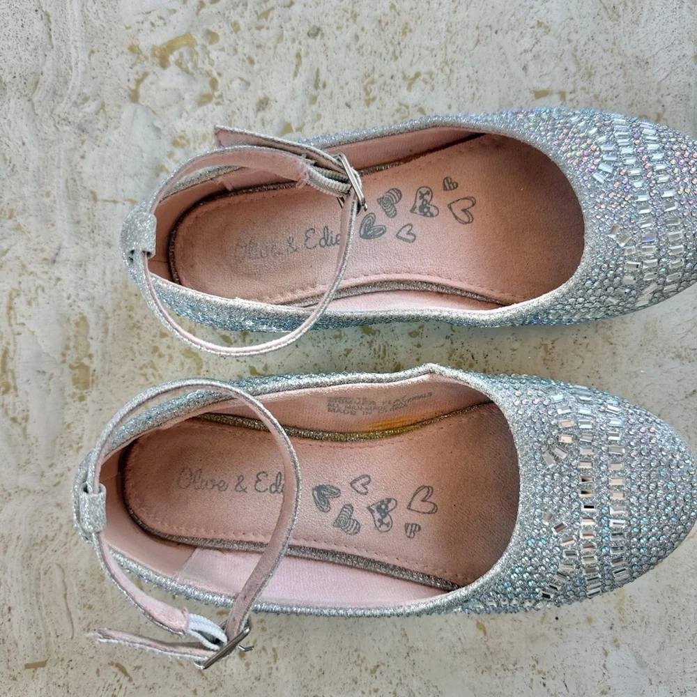 Olive & Edie adorable shoes